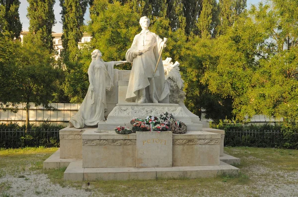 Statua Petőfi — Zdjęcie stockowe