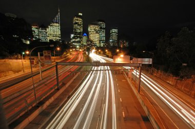 Sydney gece trafik