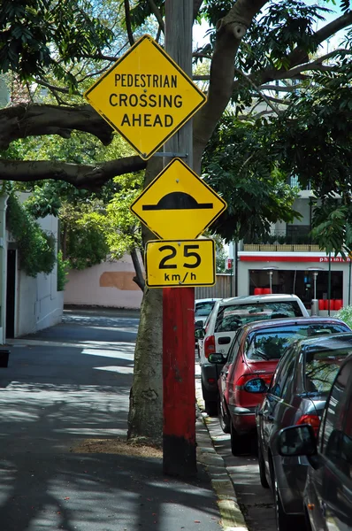 Crossing ahead — Stock Photo, Image