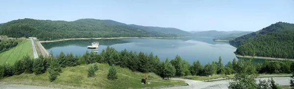 Lake in nature — Stock Photo, Image