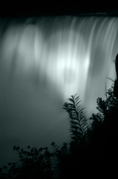 Nacht watervallen detail — Stockfoto