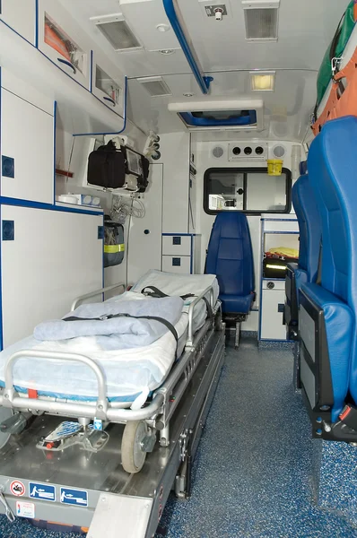 Ambulance auto-interieur — Stockfoto