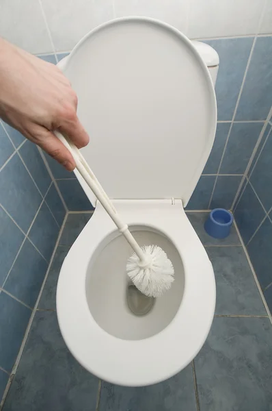 Limpeza do vaso sanitário — Fotografia de Stock