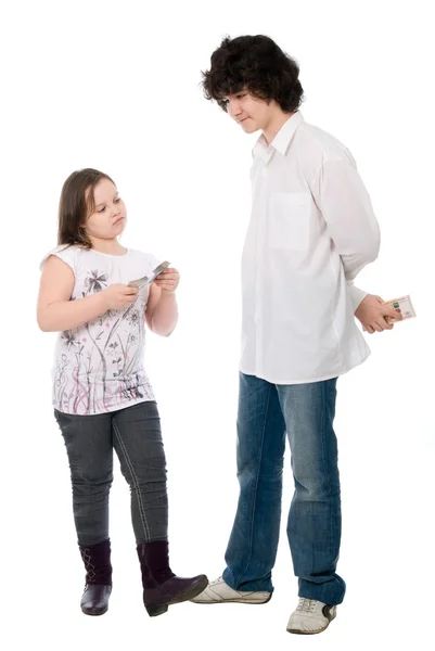 La chica y el chico con billetes monetarios — Foto de Stock