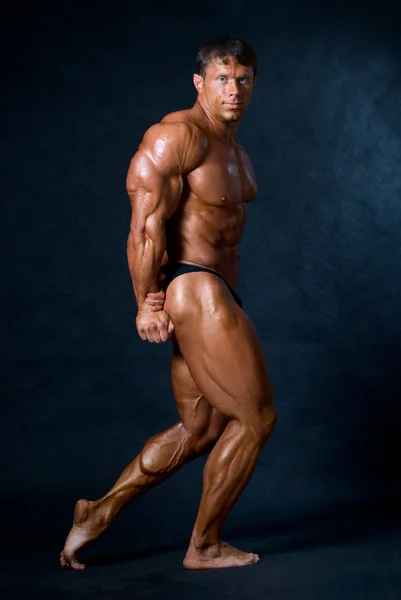 Modelo masculino musculoso —  Fotos de Stock