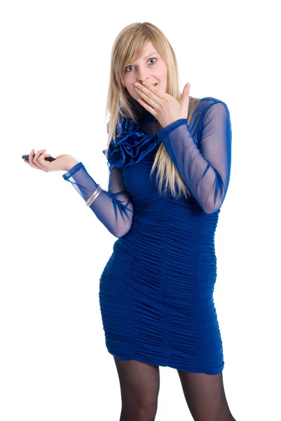 Красивая блондинка в синем платье с телефоном — стоковое фото