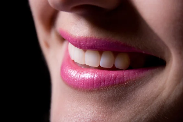 Lachende vrouw glimlach met grote tanden. — Stockfoto