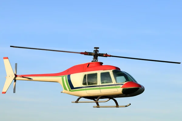 Helicóptero um — Fotografia de Stock