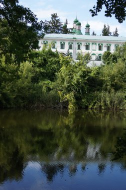 Kiev Manastırı yakın göl