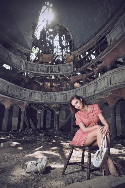 Pensive girl dreams of ballet — Stock Photo, Image