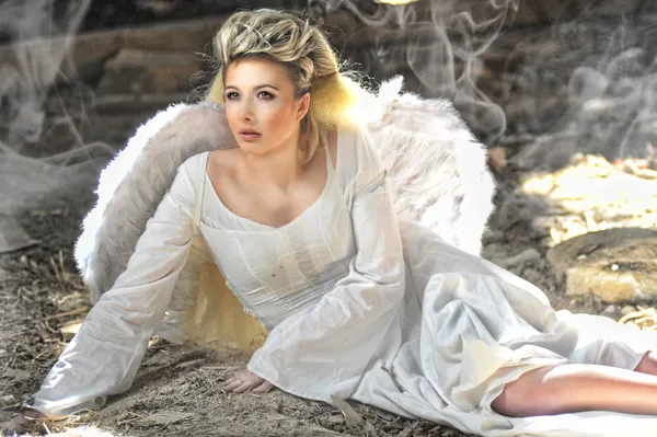Krásný anděl žena — Stock fotografie