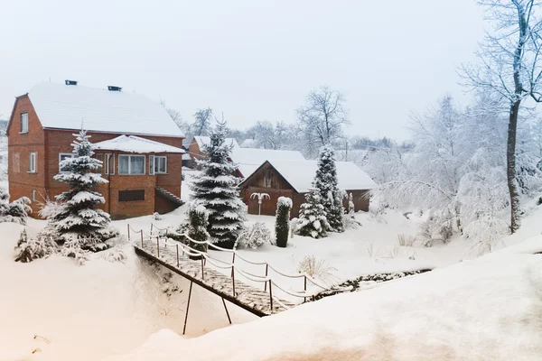 Hus i vinter — Stockfoto