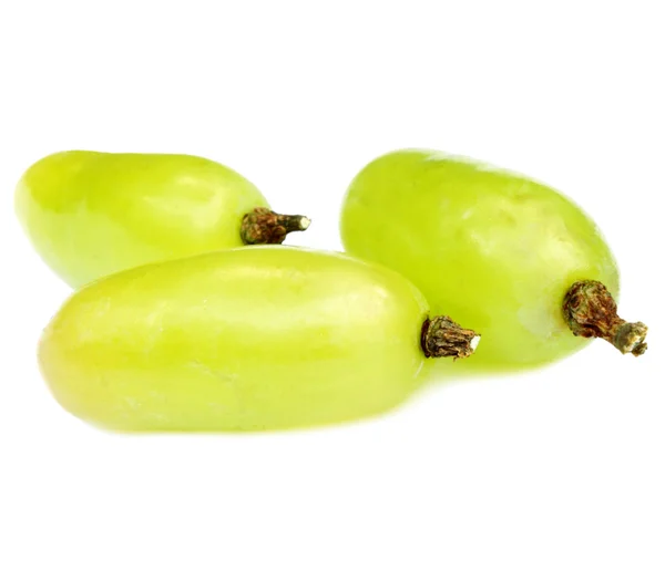 Świeże winogrona na białym tle — Zdjęcie stockowe