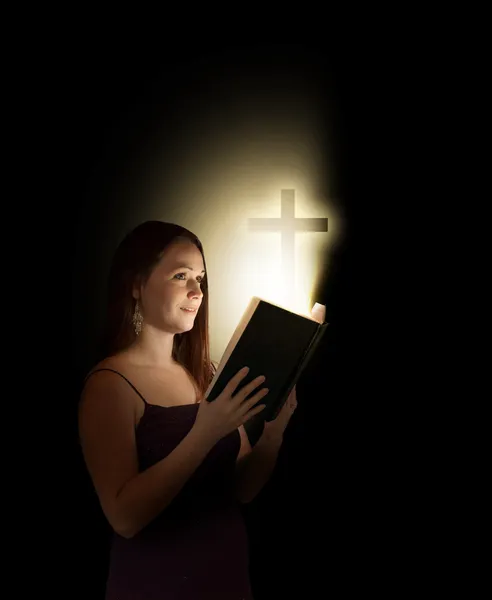 Woman with bible — Stock Photo, Image