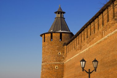 Kremlin duvarı ve kule