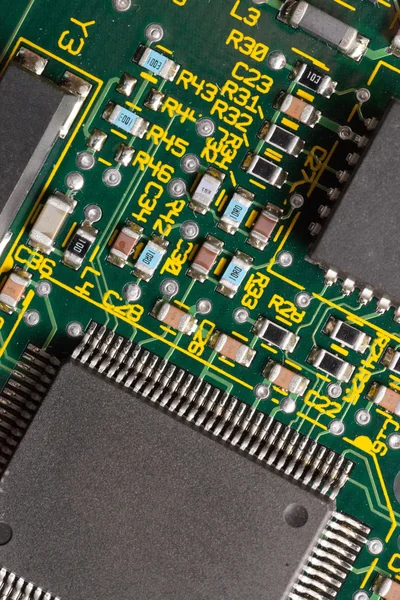 Placa de circuito impresso eletrônico com chips — Fotografia de Stock