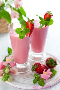 Çilekli Smoothie