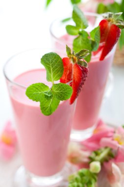 Çilekli Smoothie