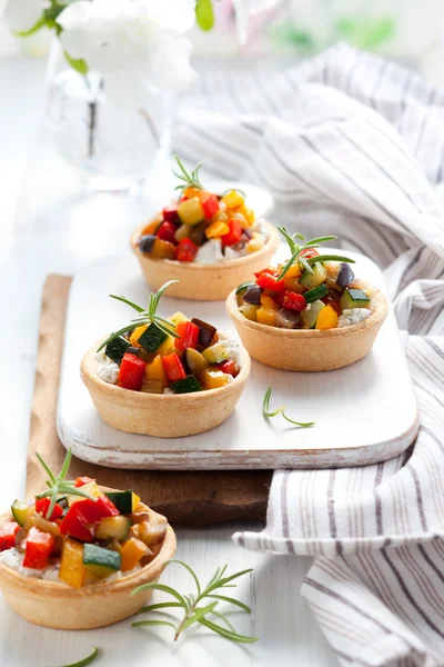 Tartlets with vegetables — Stock Photo, Image