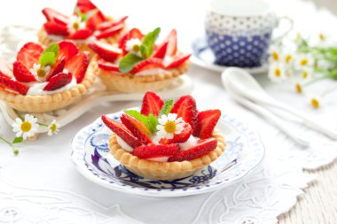 Strawberry tartlets clipart