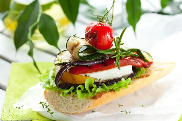 Grilled vegetables on toast — Stock Photo, Image