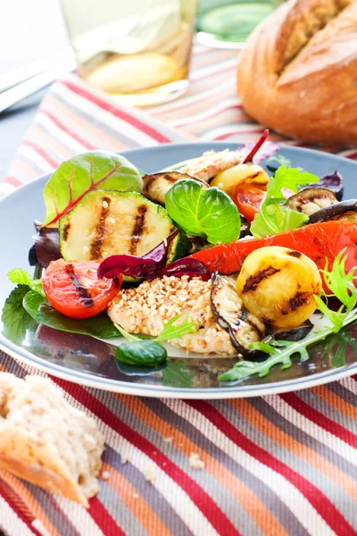 Grilled vegetables and chicken — Stock Photo, Image