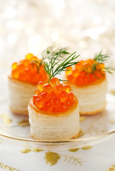 Vol-au-vents with red caviar — Stock Photo, Image