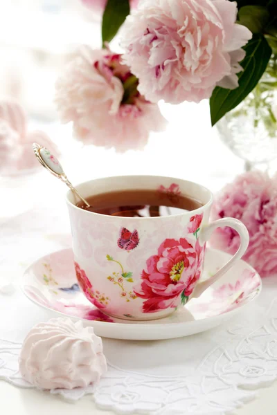 Una taza de té negro — Foto de Stock