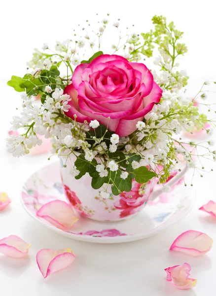 Flores en una taza — Foto de Stock