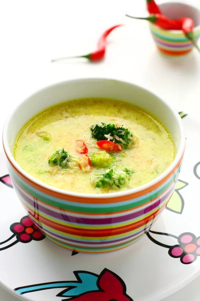 Currysuppe mit Brokkoli — Stockfoto