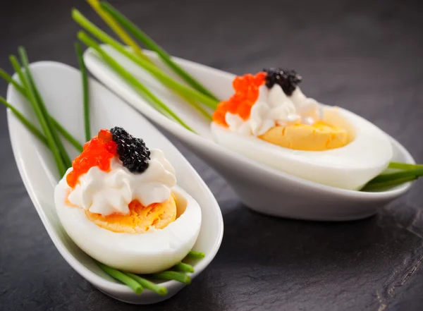 Egg med kaviar – stockfoto