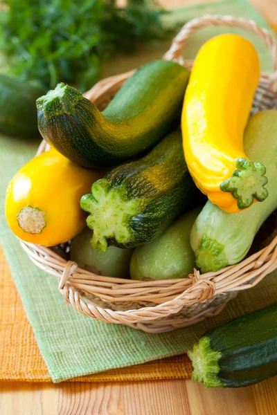 Calabacín amarillo y verde —  Fotos de Stock