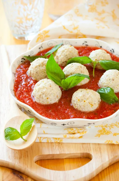 Chicken meatballs and tomato sauce — Stock Photo, Image