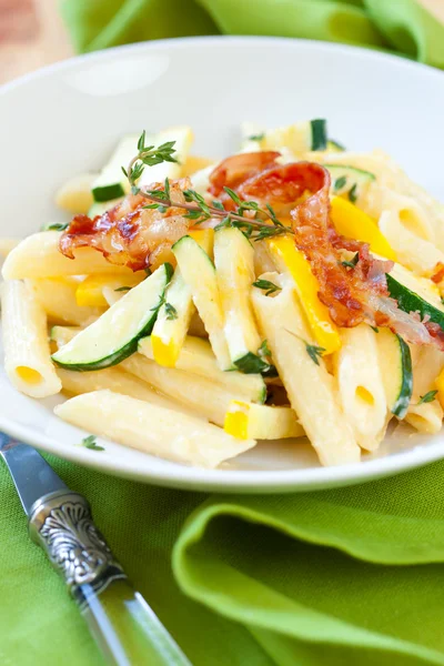 Zucchini-Pasta Carbonara — Stockfoto