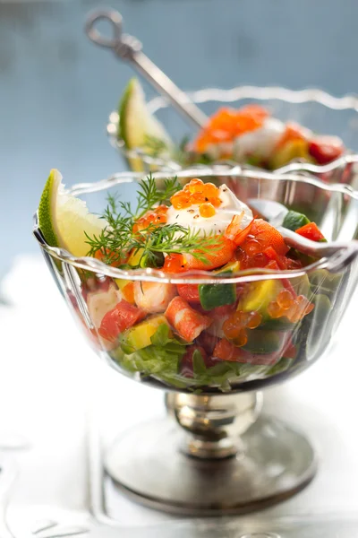 Herkullinen cocktail salaatti — kuvapankkivalokuva