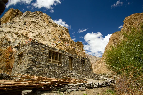 Estancia en casa de montaña en Leh, India del Norte — Foto de Stock