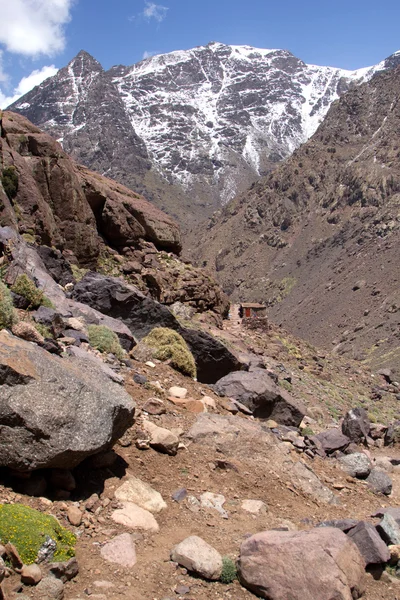 Mountain landscape, path to Toubkal — Stock Photo, Image
