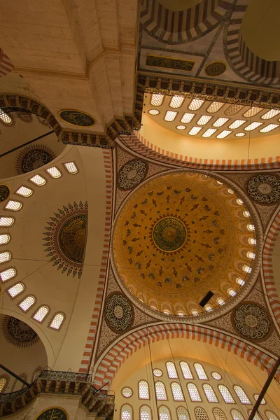Binnenkant van istanbul blauwe moskee i - verticale positie — Stockfoto