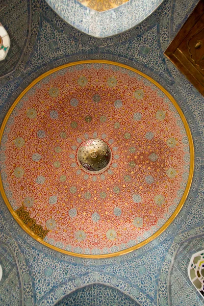 トプカプ宮殿の中ですか。宮殿、イスタンブール - 画像の垂直方向 — ストック写真