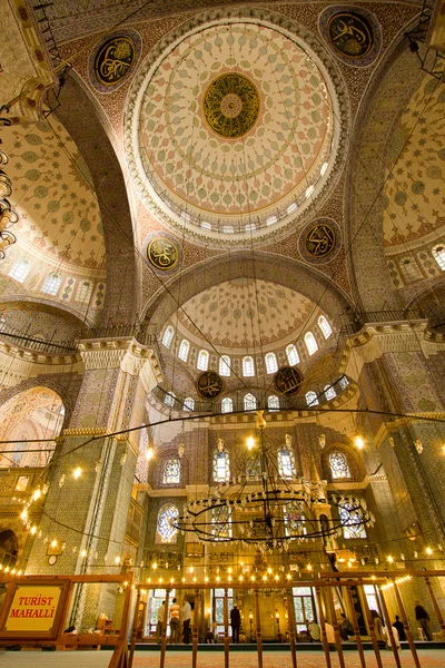 Niesamowite wnętrza szczegółowo łuku wewnątrz Meczetu w Stambule — Zdjęcie stockowe