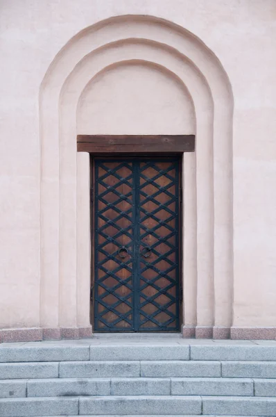 Portas velhas e escadas. Entrada do antigo Parlamento . — Fotografia de Stock