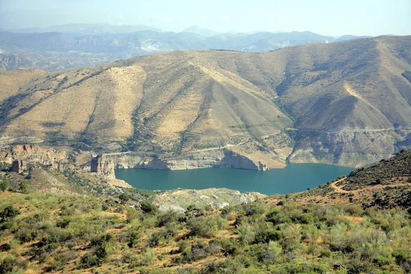 Lago en el parque Sierra Nevada, España — Foto de Stock