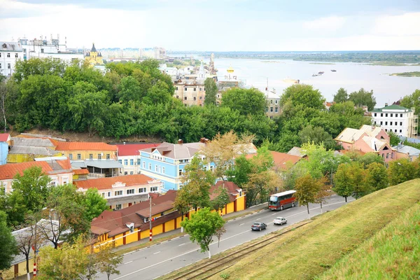 Живописный летний вид Нижнего Новгорода в России — стоковое фото
