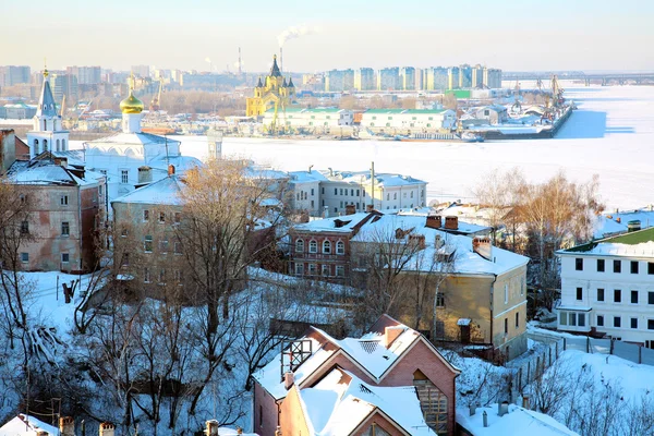 Snö januari utsikt över Nizjnij novgorod, Ryssland — Stockfoto