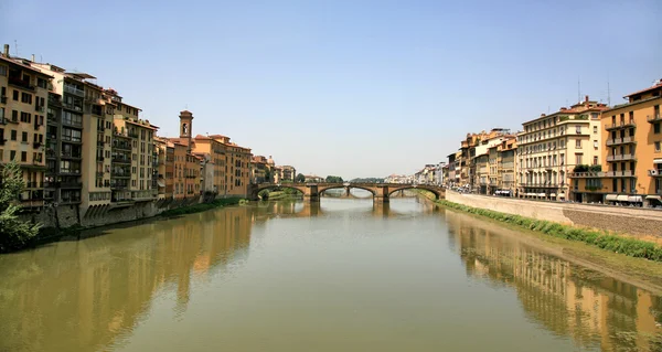 Ponte Vecchio sobre o Rio Arno Florença Itália — Fotografia de Stock