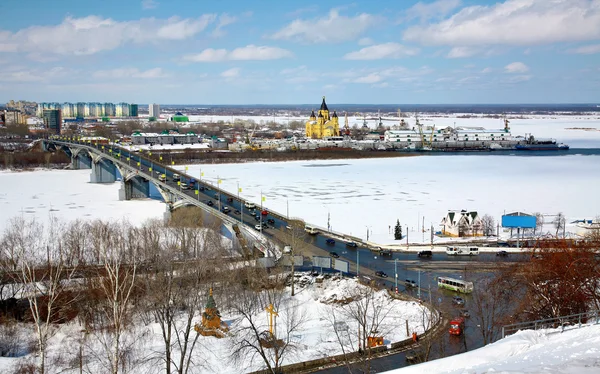 Vista de abril de Strelka Nizhny Novgorod Rusia —  Fotos de Stock