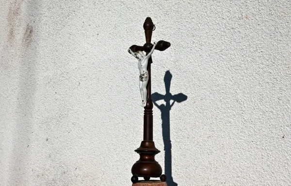 Crucifix and shadow — Stock Photo, Image
