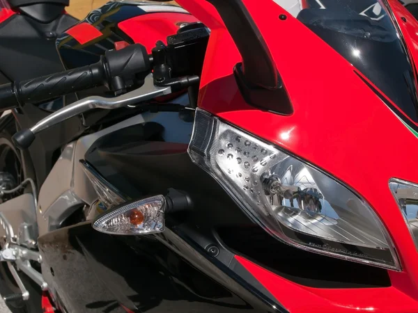 Röda motorcykel — Stockfoto
