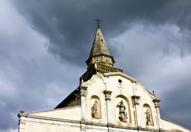 Kilise ve çan kulesi