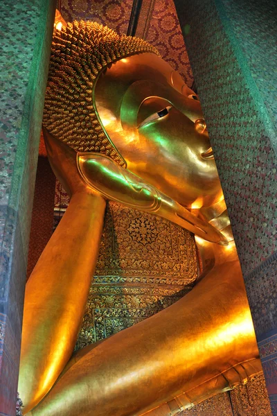 Grand Bouddha couché à Bangkok — Photo